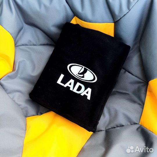 Подарочный набор, подушка и плед в авто