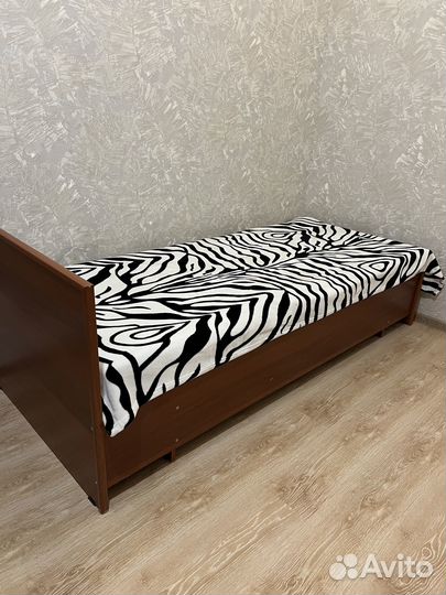 Кровать полуторка