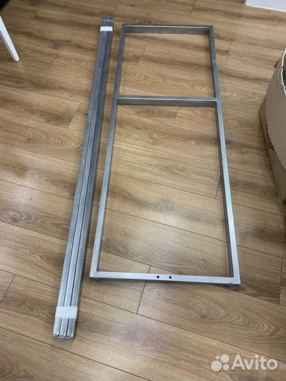 Вешалка для одежды напольная металлическая