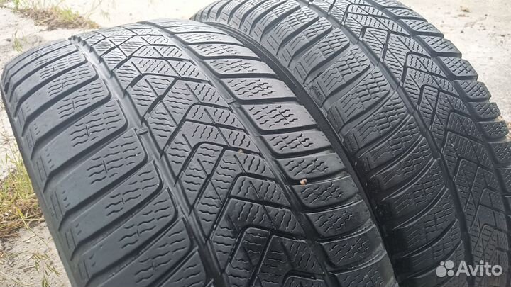 Pirelli Winter Sottozero 3 245/40 R20 и 275/35 R20 102V