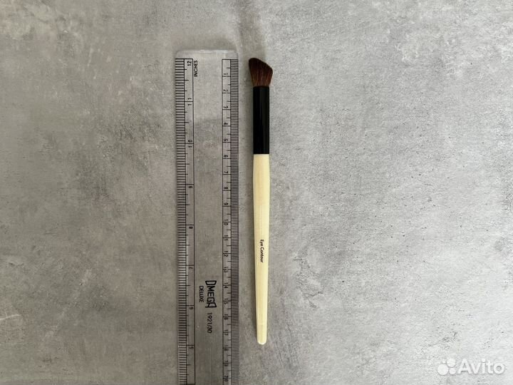 Кисть Bobbi Brown Eye Contour Brush оригинал