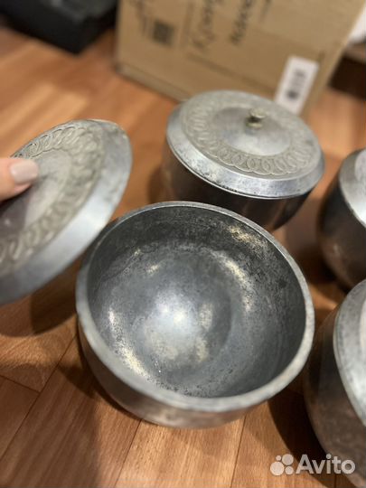 Чугунные горшочки и прихват