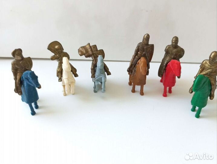 Фигурки из киндер сюрприз, коллекции солдатиков