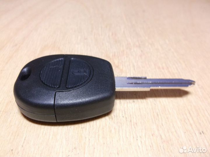 Nissan Micra, Almera, Primera чип ключ 2 кнопки