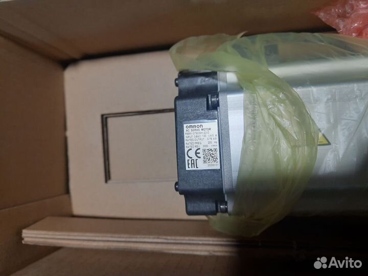 Серводвигатель omron новый