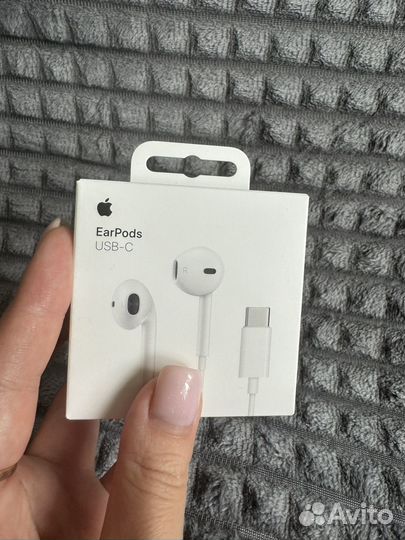 Наушники Apple EarPods with USB-C Connector