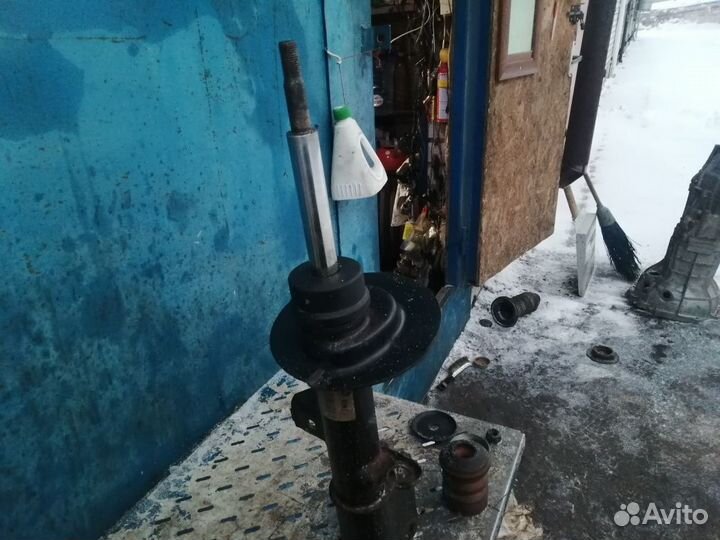 Амортизатор правый передний BMW X5 e53