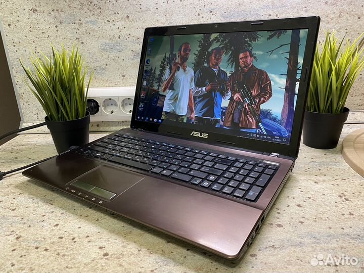 Мощный ноутубк asus 2 видеокарты/4 ядра/8 gb