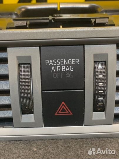 Центральный дефлектор салона Skoda Rapid 1.2 TSI