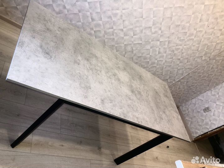 Кухонный стол