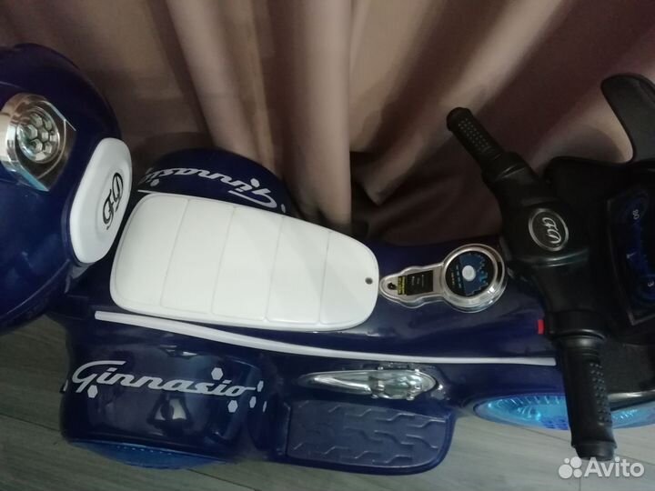 Детский электромобиль