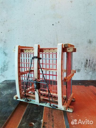 Клетка для певчих птиц из дерева