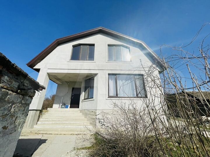 Дом 168 м² на участке 7,6 сот.