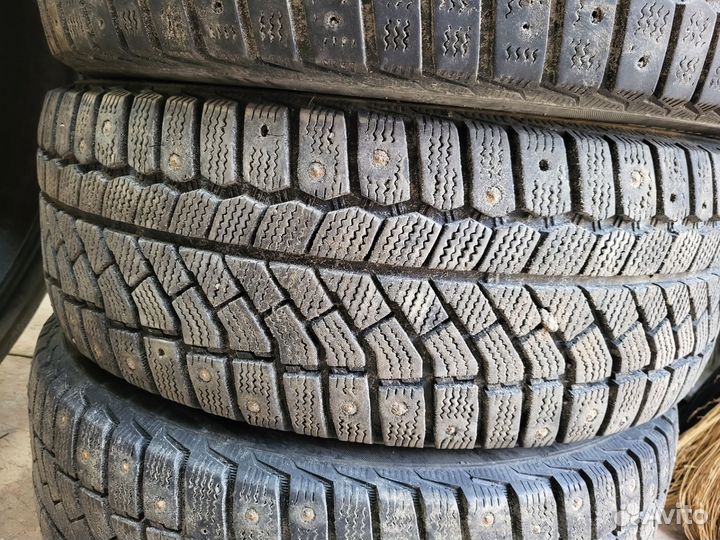 Viatti Brina Nordico V-522 215/55 R17