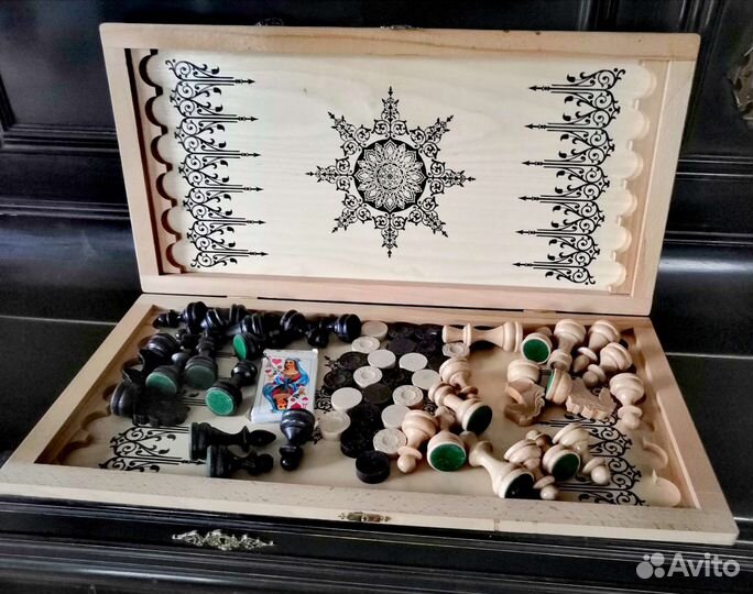 Шахматы, шашки, нарды, карты в 1 наборе