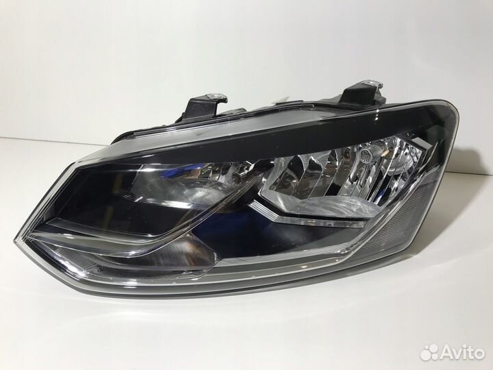 Polo фара левая С регулировочным мотором (седан)