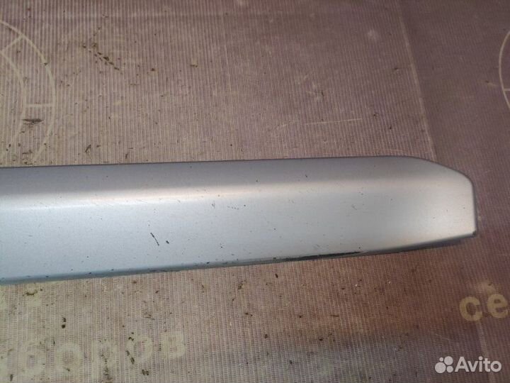 Молдинг двери передний правый Mitsubishi Outlander