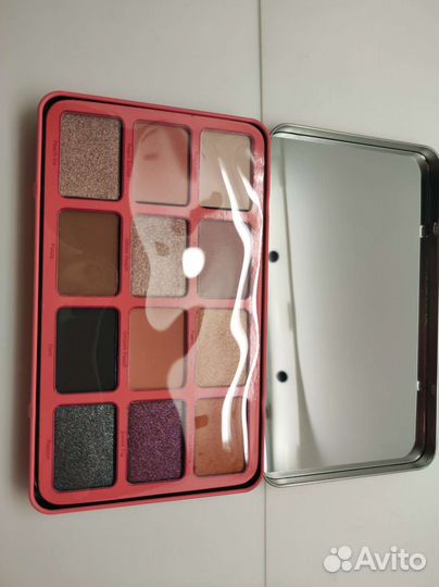 Палетки теней пакетом косметика