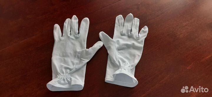Перчатки парадные белые