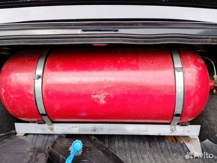 Баллон метан железный