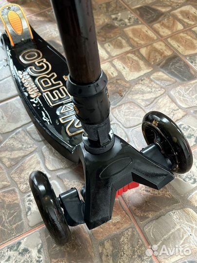 Детский трехколесный самокат