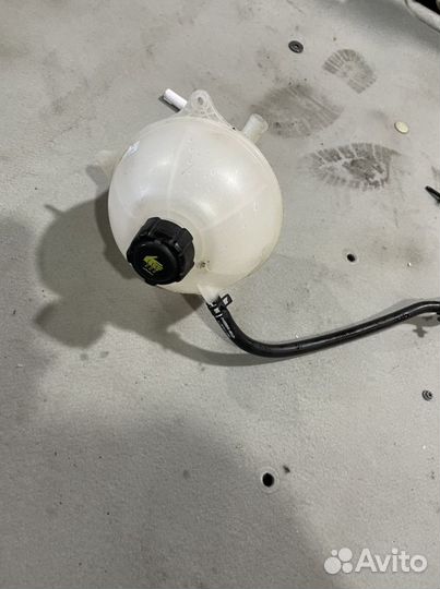 Расширительный бачок vesta с новой машины