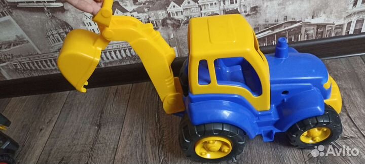 Детские игрушки трактор
