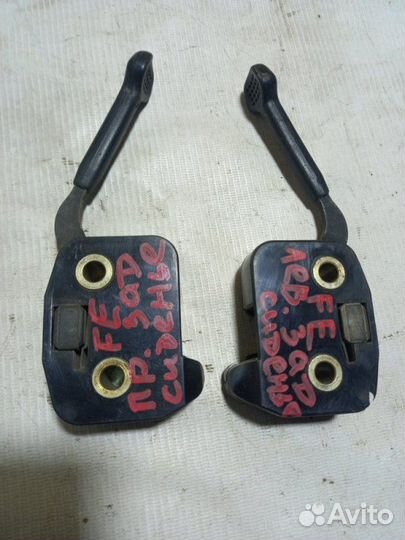Замок ремня безопасности Форд Эскорд универсал 1