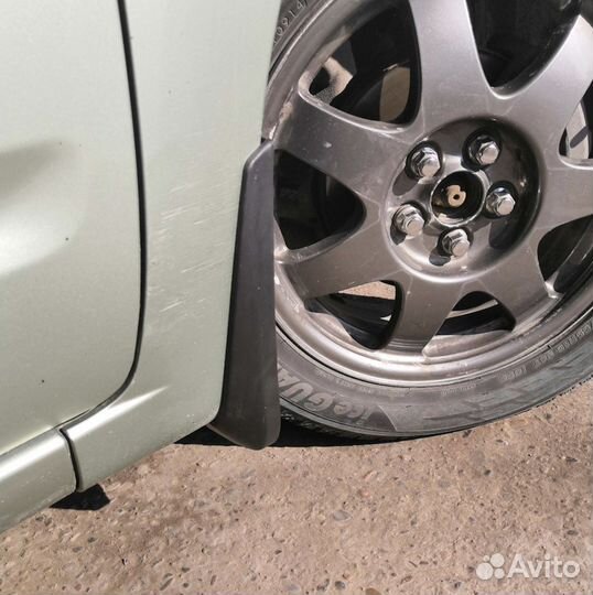 Брызговики Toyota Prius 20 (канада)