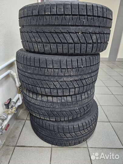 Sailun Ice Blazer Alpine Evo 245/40 R19 и 275/40 R19 105V