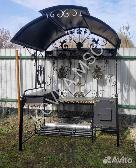 Мангал с крышей