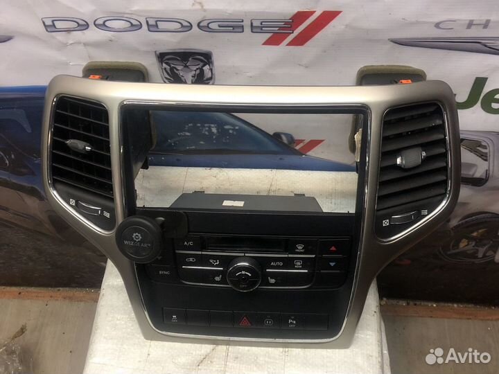 Рамка магнитолы Джип Гранд Чероки