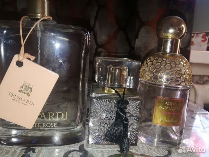 Флаконы от парфюма, румян. Оригинал