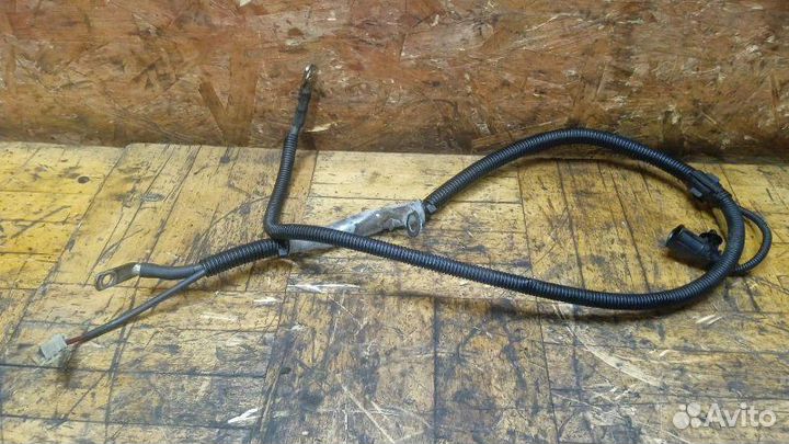 Провод стартера Audi A4 B7 2.0 2007