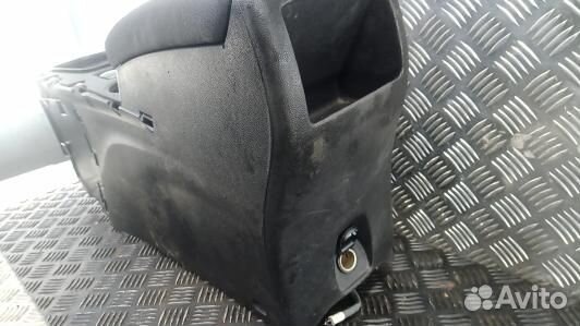 Подлокотник центральный renault kadjar 1 (5GS01IX01)