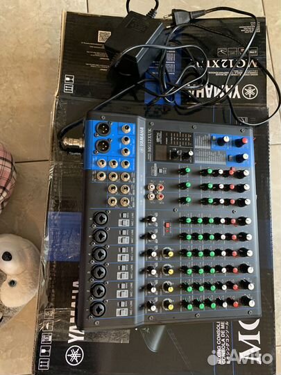 Микшерная консоль(yamaha MG12XUK)