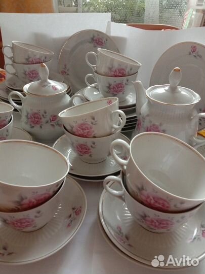 Фарфоровая посуда СССР сервиз чайный на 12 персон