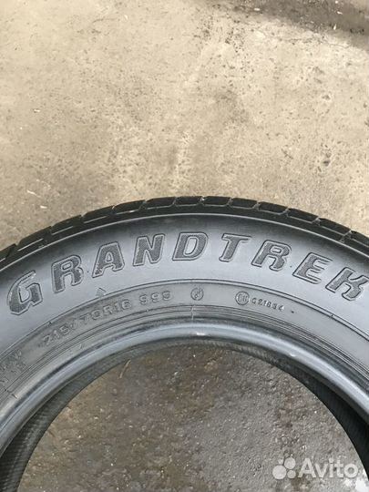 Dunlop Grandtrek TG32 215/70 R16