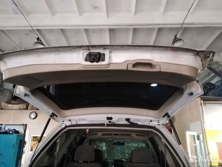 Крышка багажника Mitsubishi Chariot Grandis