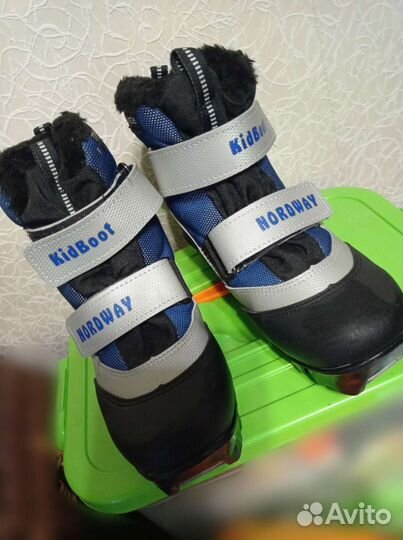 Лыжные ботинки (размер 36)