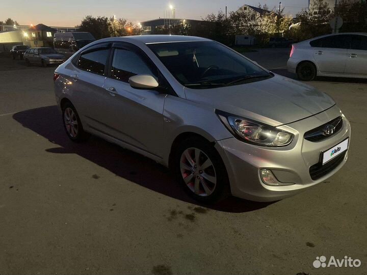 Hyundai Solaris 1.4 AT, 2011, 200 000 км