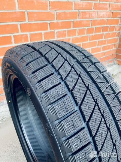 Sailun Ice Blazer Arctic EVO 235/55 R20 105V