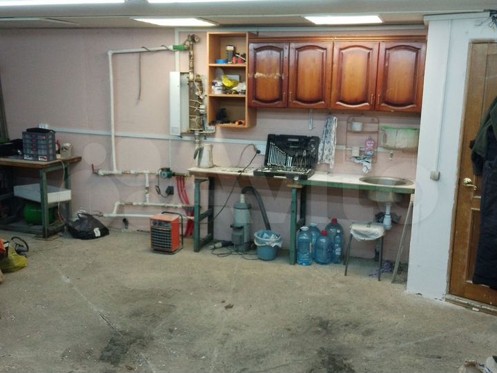 Гараж, > 30 м²