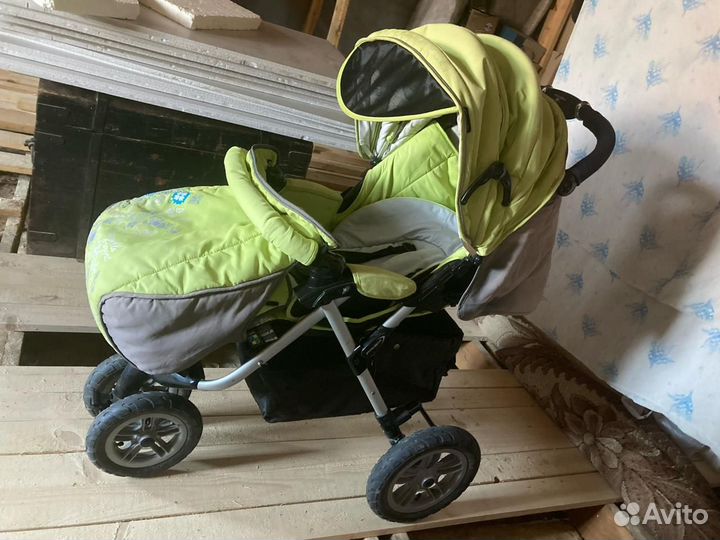 Детская прогулочная коляска всесезонная