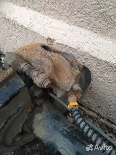 Правый задний суппорт Land Rover