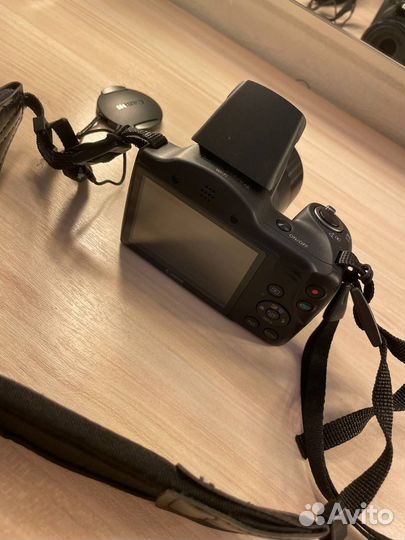 Компактный фотоаппарат Canon