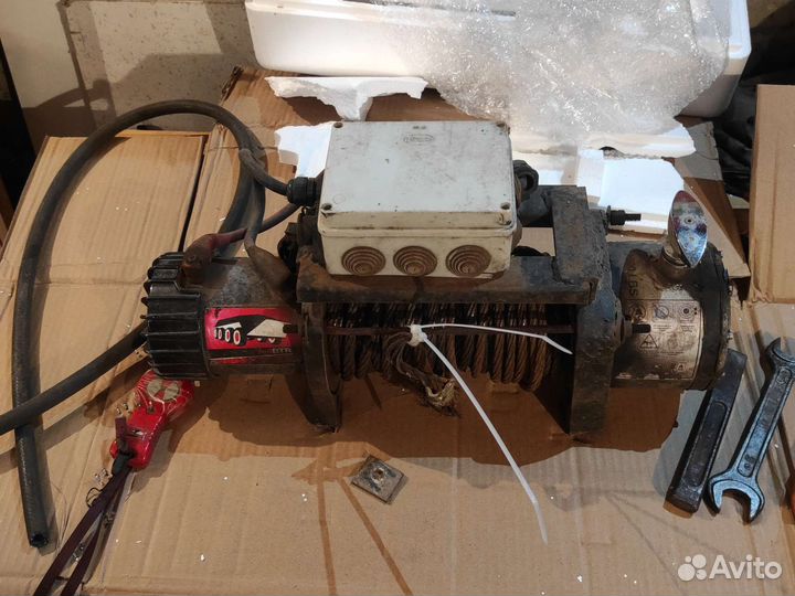 Лебедка электрическая 12v бу