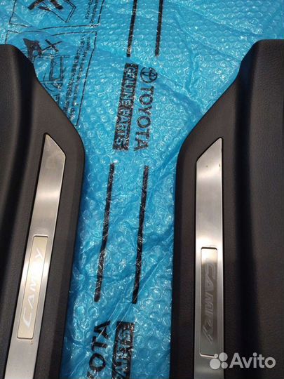 Накладки порога Тойота Камри 40