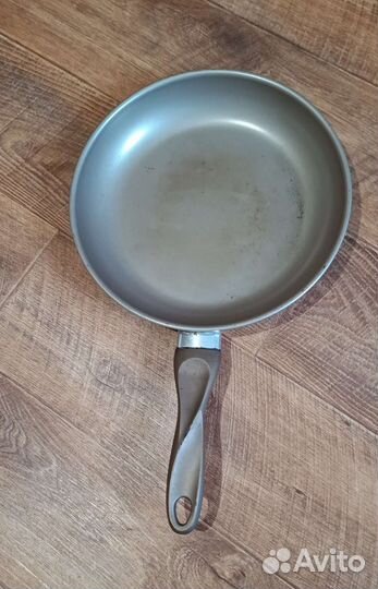 Сковорода б/у. Крышки стеклянные