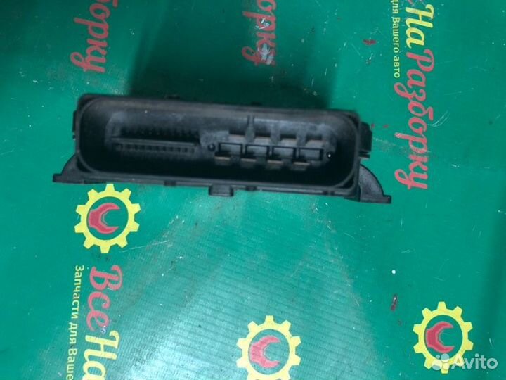 Блок управления стояночным тормозом Audi A8